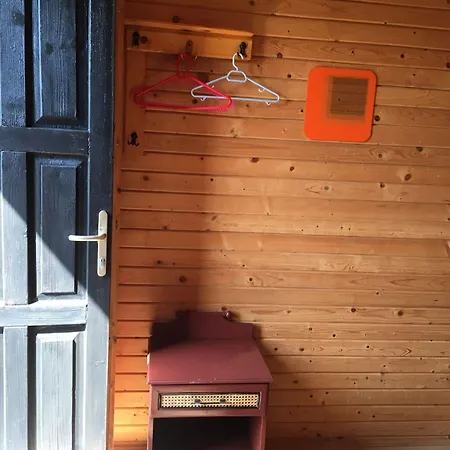 בית הארחה Flora קוסטינסטי