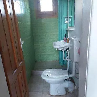 Flora בית הארחה קוסטינסטי