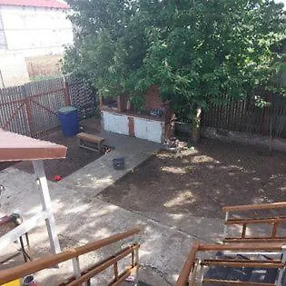 בית הארחה Flora קוסטינסטי