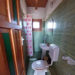 בית הארחה Flora קוסטינסטי