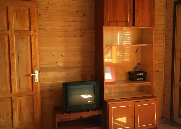 Flora בית הארחה *